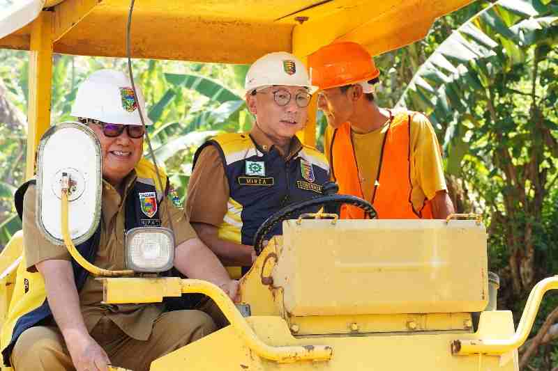 Dorong Pertumbuhan Ekonomi, Pemprov Lampung Perbaiki Infrastruktur di Kabupaten Tanggamus Dorong Pertumbuhan Ekonomi, Pemprov Lampung Perbaiki Infrastruktur di Kabupaten Tanggamus