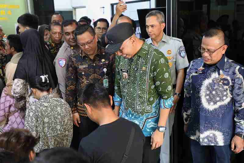 Program Pemutihan Pajak dan BBNKB Resmi Diluncurkan, Gubernur Mirza Apresiasi Antusiasme Masyarakat Program Pemutihan Pajak dan BBNKB Resmi Diluncurkan, Gubernur Mirza Apresiasi Antusiasme Masyarakat