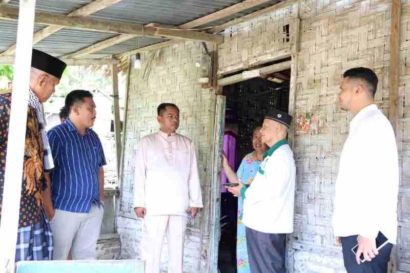 Bupati Sergai Bangun Rumah untuk Warga Miskin, Supiati Menangis Haru Bupati Sergai Bangun Rumah untuk Warga Miskin, Supiati Menangis Haru