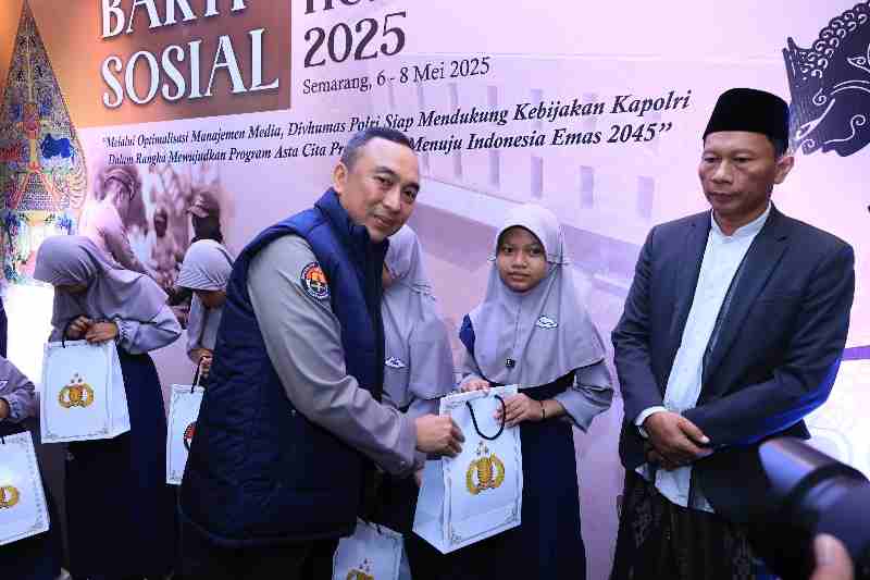 Rakernis Humas Polri 2025 Dibuka dengan Bakti Sosial dan Bakti Kesehatan di Akpol Semarang Rakernis Humas Polri 2025 Dibuka dengan Bakti Sosial dan Bakti Kesehatan di Akpol Semarang