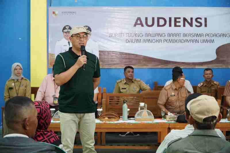 Audiensi Dengan Pelaku UMKM, Bupati Novriwan Tegaskan Komitmen Pembenahan Pasar Audiensi Dengan Pelaku UMKM, Bupati Novriwan Tegaskan Komitmen Pembenahan Pasar