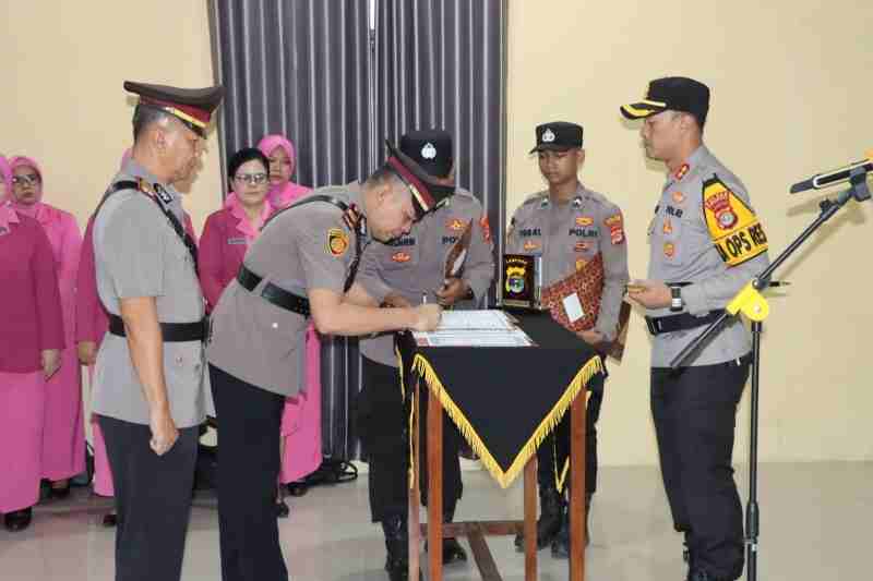 Enam Jabatan Strategis Polres Pringsewu Berganti Enam Jabatan Strategis Polres Pringsewu Berganti