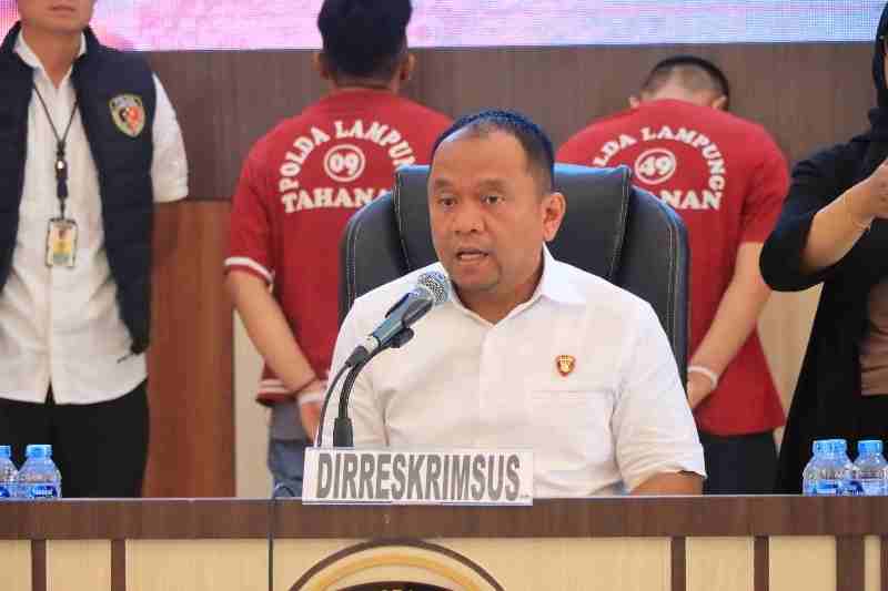 Polda Lampung Ungkap Kasus Pencampuran Bahan Bakar Minyak Pertalite, 2 Tersangka Diamankan Polda Lampung Ungkap Kasus Pencampuran Bahan Bakar Minyak Pertalite, 2 Tersangka Diamankan