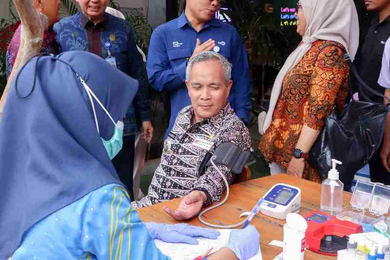 Gubernur Lampung Ajak Wujudkan Solidaritas Lewat Donor Darah di Harsiarnas ke-92 Gubernur Lampung Ajak Wujudkan Solidaritas Lewat Donor Darah di Harsiarnas ke-92