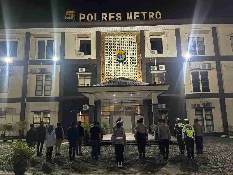 Polres Metro Tingkatkan Pengamanan Jelang Long Weekend Libur Waisak 2025 Polres Metro Tingkatkan Pengamanan Jelang Long Weekend Libur Waisak 2025