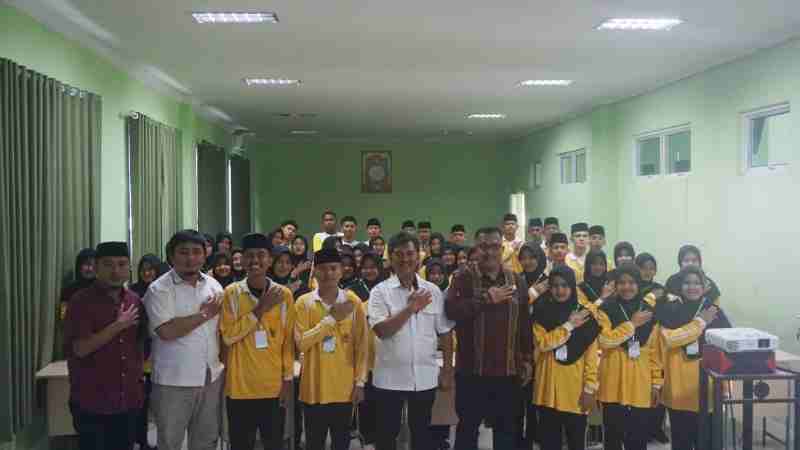 Polres Simalungun Berikan Materi Wawasan Kebangsaan Dalam LDK OSIM MAN 2025 Polres Simalungun Berikan Materi Wawasan Kebangsaan Dalam LDK OSIM MAN 2025