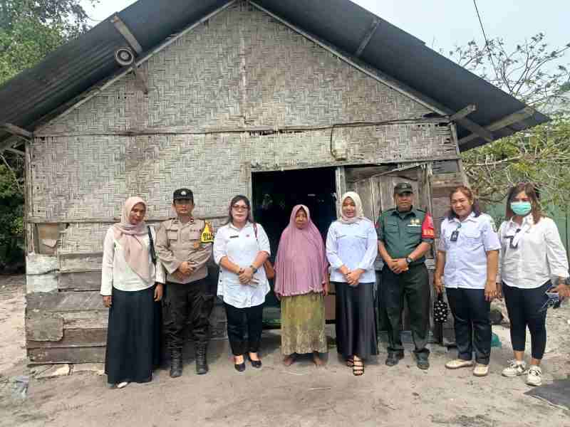 Kepala Desa Sialang Buah Terus Kawal Warga Miskin Dapat Bantuan dan Layanan Kesehatan Kepala Desa Sialang Buah Terus Kawal Warga Miskin Dapat Bantuan dan Layanan Kesehatan
