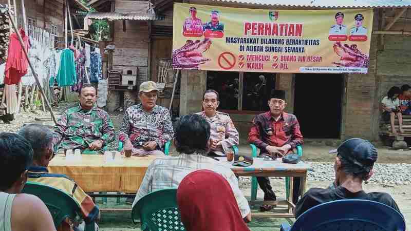 Polsek Semaka Bersama Uspika Imbau Warga Tak Mandi di Way Semaka Usai Insiden Gigitan Buaya Polsek Semaka Bersama Uspika Imbau Warga Tak Mandi di Way Semaka Usai Insiden Gigitan Buaya