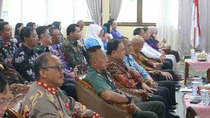 Pemkab Lambar ikuti Verifikasi Hybrid KemenPPPA Evaluasi Kabupaten Layak Anak Tahun 2025 Pemkab Lambar ikuti Verifikasi Hybrid KemenPPPA Evaluasi Kabupaten Layak Anak Tahun 2025