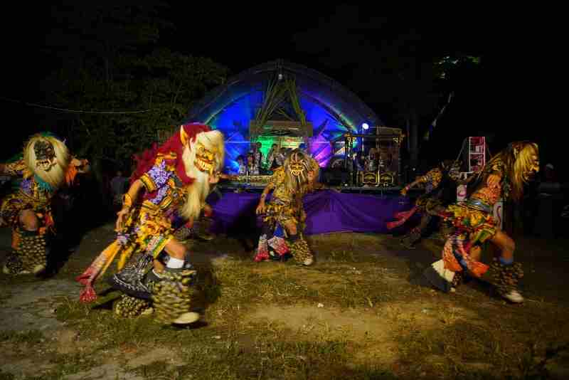 Festival Nginguk Githok VII Angkat Tema “Gegayuhan” : Menebar Harapan di Bumi Sekararum Festival Nginguk Githok VII Angkat Tema “Gegayuhan” : Menebar Harapan di Bumi Sekararum