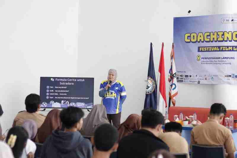 Dibimbing Maestro Film Nasional, Mahasiswa Darmajaya Gelar Coaching Clinic FFL 2024! Dibimbing Maestro Film Nasional, Mahasiswa Darmajaya Gelar Coaching Clinic FFL 2024!