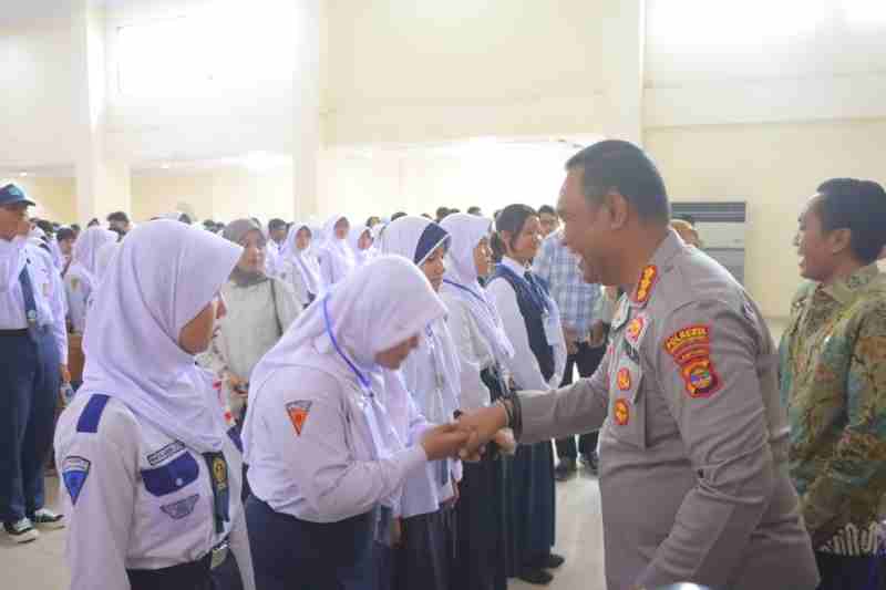 Diklat Satgas Retina Ke-2, Kapolresta Bandar Lampung Dorong Peran Siswa Dalam Pencegahan Dini Kenakalan Remaja Diklat Satgas Retina Ke-2, Kapolresta Bandar Lampung Dorong Peran Siswa Dalam Pencegahan Dini Kenakalan Remaja