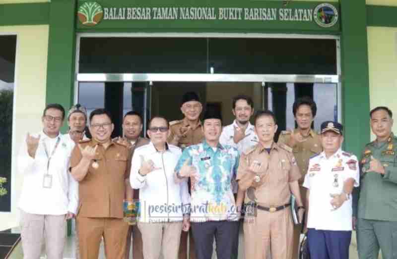 Terkait Jalan Menuju Way Baru, Bupati Pesibar Sambangi BBTNBBS Terkait Jalan Menuju Way Baru, Bupati Pesibar Sambangi BBTNBBS