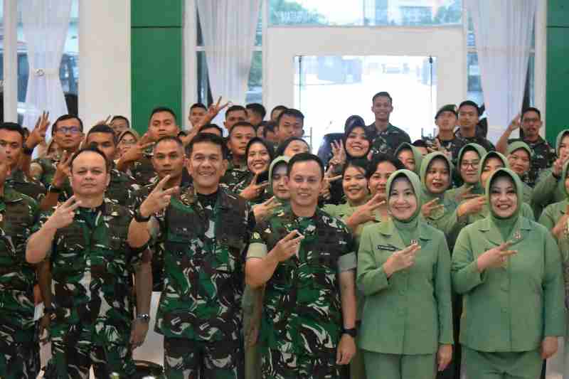 Dandim 0426/TB, Turut Sambut Pangdam ll Sriwijaya Kunker Ke Korem 043/Gatam Dandim 0426/TB, Turut Sambut Pangdam ll Sriwijaya Kunker Ke Korem 043/Gatam