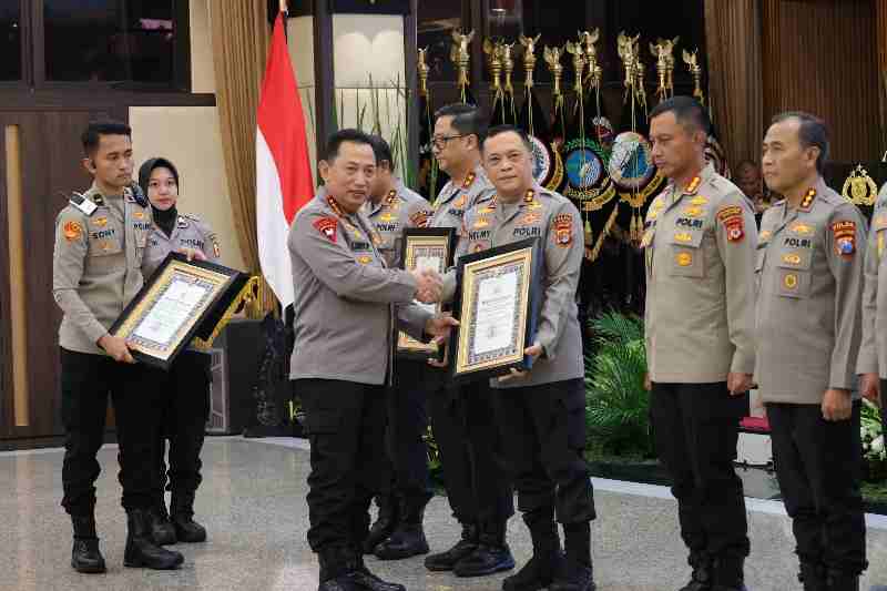 Polda Lampung Raih Penghargaan dari Kapolri, Kapolda: Bukti Pengelolaan Anggaran yang Efektif dan Efisien Polda Lampung Raih Penghargaan dari Kapolri, Kapolda: Bukti Pengelolaan Anggaran yang Efektif dan Efisien