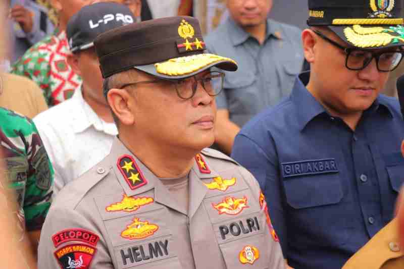 Kapolda Lampung Imbau Warga Pesawaran Tetap Tenang Menunggu Hasil Resmi PSU Kapolda Lampung Imbau Warga Pesawaran Tetap Tenang Menunggu Hasil Resmi PSU