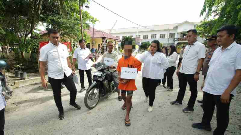 Polres Sergai Sektor Firdaus Rekonstruksi Begal Tukang Ojek, 17 Adegan Terungkap Polres Sergai Sektor Firdaus Rekonstruksi Begal Tukang Ojek, 17 Adegan Terungkap