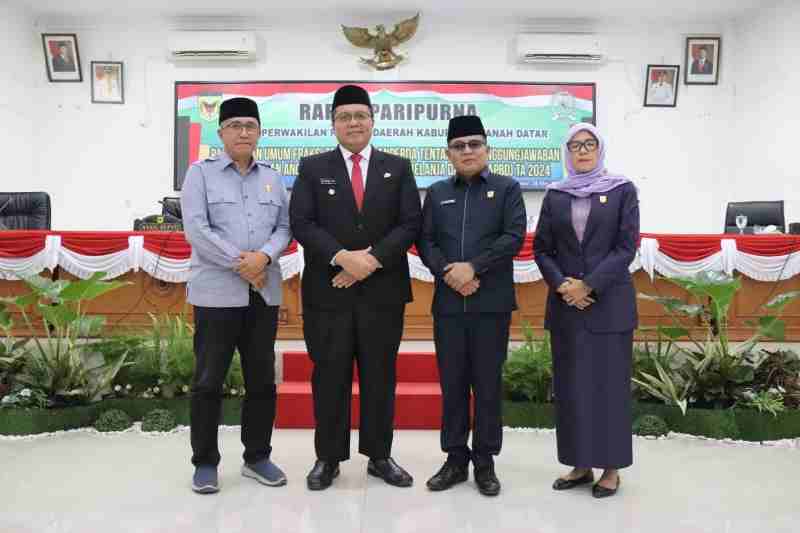 Pandangan Umum Fraksi-fraksi DPRD Atas Nota Penjelasan Bupati Pandangan Umum Fraksi-fraksi DPRD Atas Nota Penjelasan Bupati