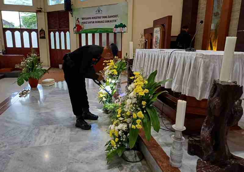 Polda Lampung Pastikan Perayaan Kenaikan Isa Almasih Berjalan Lancar dan Hikmat Polda Lampung Pastikan Perayaan Kenaikan Isa Almasih Berjalan Lancar dan Hikmat