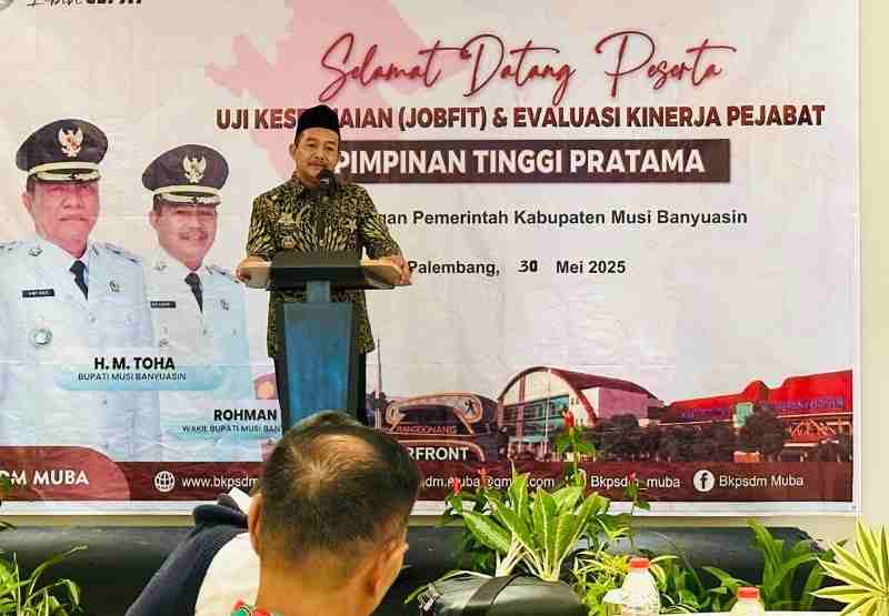 Wakil Bupati Kyai Rohman Membuka Acara Job Fit dan Evaluasi Kinerja Pejabat Pimpinan Tinggi Pratama Wakil Bupati Kyai Rohman Membuka Acara Job Fit dan Evaluasi Kinerja Pejabat Pimpinan Tinggi Pratama