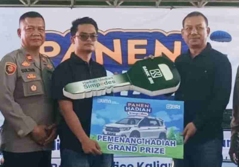 Parmin Mendapat Mobil Suzuki LX-7 dari BRI Parmin Mendapat Mobil Suzuki LX-7 dari BRI