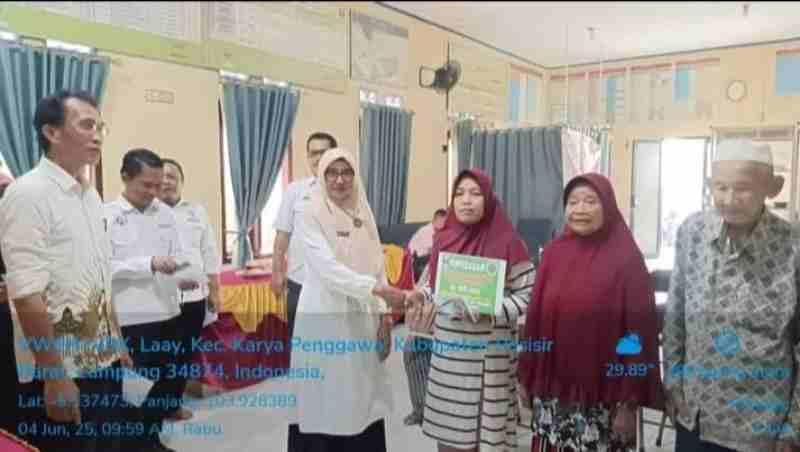 Pekon Laay Salurkan BLT-DD Kepada 7 KPM Pekon Laay Salurkan BLT-DD Kepada 7 KPM