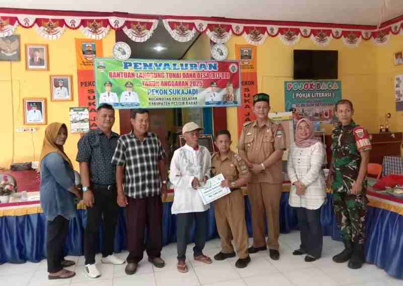 Pekon Sukajadi Salurkan BLT-DD Kepada 38 KPM Pekon Sukajadi Salurkan BLT-DD Kepada 38 KPM