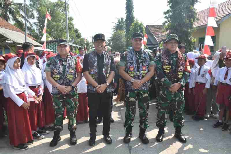 Danrem 071/WK Dampingi Kapoksahli Pangdam IV/Diponegoro Tutup TMMD ke-124 Kodim 0703/Cilacap Danrem 071/WK Dampingi Kapoksahli Pangdam IV/Diponegoro Tutup TMMD ke-124 Kodim 0703/Cilacap