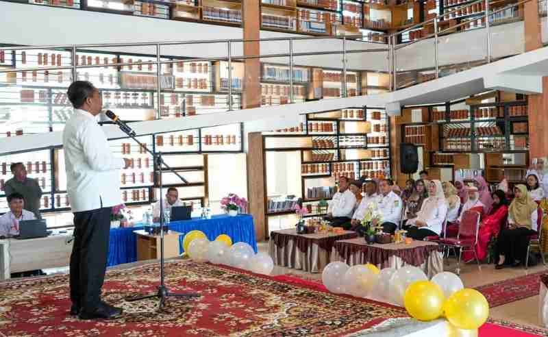 Buka Lomba Bertutur Tingkat SD, Bupati Sergai Prihatin Anak Kecil Diberi HP Sejak Dini Buka Lomba Bertutur Tingkat SD, Bupati Sergai Prihatin Anak Kecil Diberi HP Sejak Dini