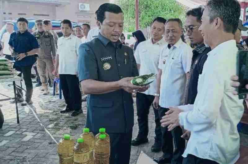 Jelang Idul Adha, Pemkab Pringsewu Menggelar Gerakan Pangan Murah Bersubsidi Jelang Idul Adha, Pemkab Pringsewu Menggelar Gerakan Pangan Murah Bersubsidi