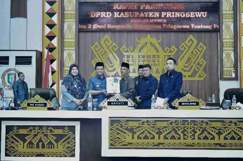 Pemkab Pringsewu Ajukan Dua Ranperda Pemkab Pringsewu Ajukan Dua Ranperda