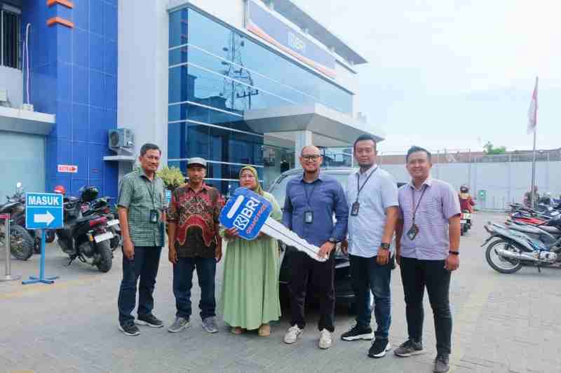 BRI BO Kisaran Serahkan Hadiah Mobil Kepada Pemenang Panen Hadiah Simpedes Semester II 2024 BRI BO Kisaran Serahkan Hadiah Mobil Kepada Pemenang Panen Hadiah Simpedes Semester II 2024