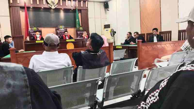 Sidang Ijazah Palsu DPRD Lamsel: Hakim Tolak Eksepsi, Nanang Ermanto dan Merik Havit Akan Dihadirkan Sidang Ijazah Palsu DPRD Lamsel: Hakim Tolak Eksepsi, Nanang Ermanto dan Merik Havit Akan Dihadirkan