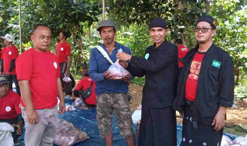 Ustad Fadoli Rochman: Berkurban Menumbuhkan Semangat Ruhul Jihad dan Ruhul Kurban Ustad Fadoli Rochman: Berkurban Menumbuhkan Semangat Ruhul Jihad dan Ruhul Kurban