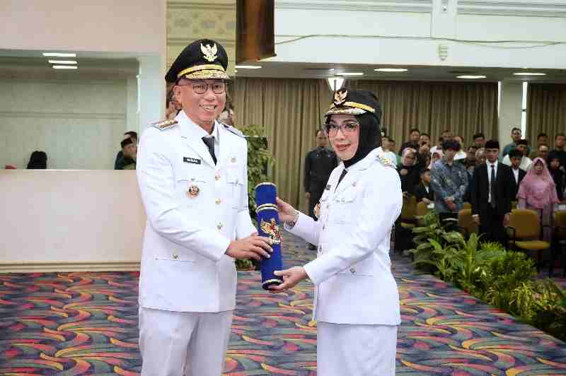 Pelantikan Bupati Way Kanan, Ayu Asalasiyah Diambil Sumpah oleh Gubernur Lampung Pelantikan Bupati Way Kanan, Ayu Asalasiyah Diambil Sumpah oleh Gubernur Lampung