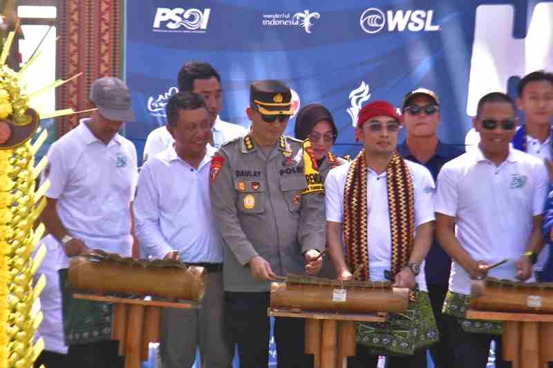 World Surfing League (WSL) Krui Pro 2025 Resmi Di Buka, Polda Lampung Siap Mengamankan World Surfing League (WSL) Krui Pro 2025 Resmi Di Buka, Polda Lampung Siap Mengamankan