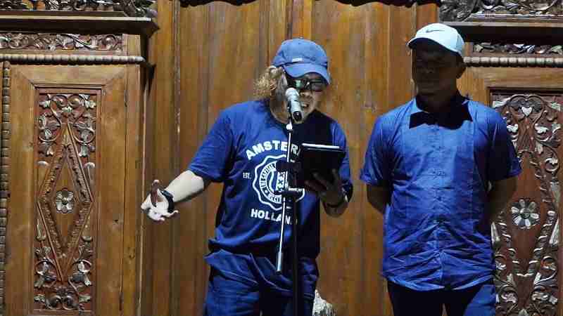 Malam Puisi Kebangsaan Paus Sastra Lampung Duel Puisi Dengan Bupati Riyanto Malam Puisi Kebangsaan Paus Sastra Lampung Duel Puisi Dengan Bupati Riyanto