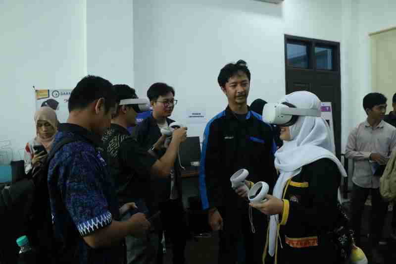 Darmajaya Buka Pameran Canggih! Lihat Dunia Virtual, Karya Desain 3D & Siaran Live dari Mahasiswa Darmajaya Buka Pameran Canggih! Lihat Dunia Virtual, Karya Desain 3D & Siaran Live dari Mahasiswa