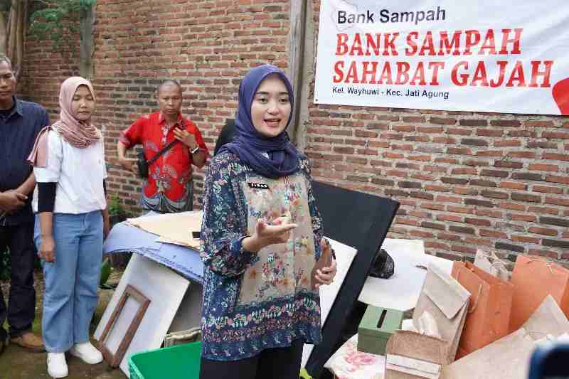 Pemprov Lampung Dorong Pesantren Jadi Pelopor Gaya Hidup Ramah Lingkungan Pemprov Lampung Dorong Pesantren Jadi Pelopor Gaya Hidup Ramah Lingkungan