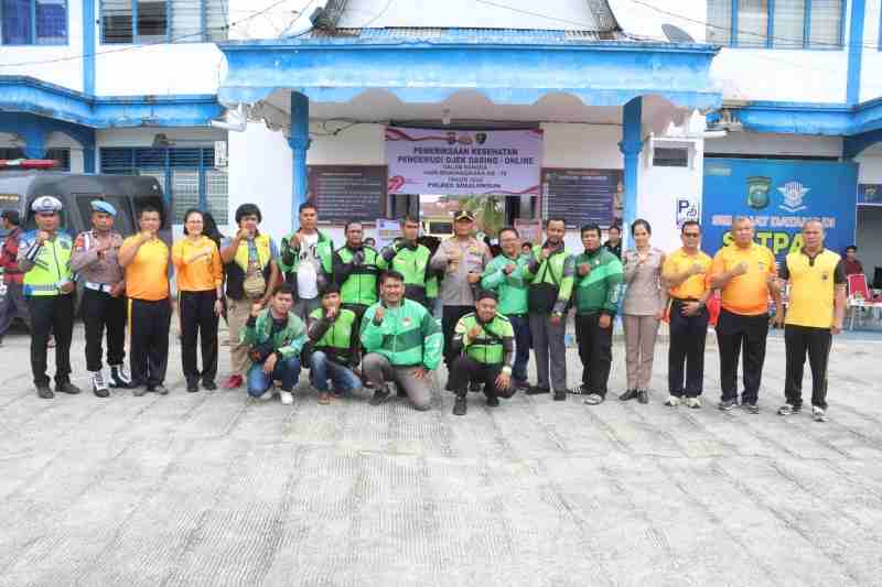 Kapolres Simalungun Gelar Pemeriksaan Kesehatan Gratis Untuk Driver Ojol dan Lansia Kapolres Simalungun Gelar Pemeriksaan Kesehatan Gratis Untuk Driver Ojol dan Lansia