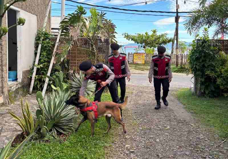 WSL Krui Pro 2025: Tim K9 Polda Lampung Intensifkan Penyisiran di Lokasi Event WSL Krui Pro 2025: Tim K9 Polda Lampung Intensifkan Penyisiran di Lokasi Event