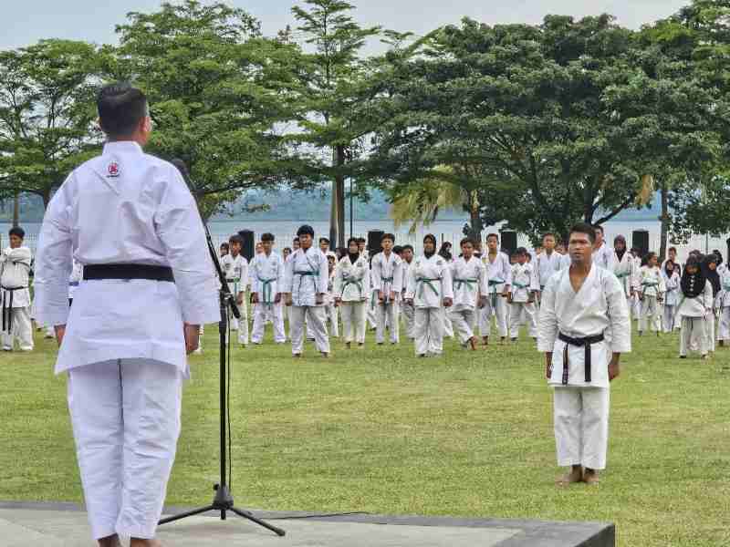 Prajurit Yonif 7 Marinir Mengikuti Latihan Bersama dan Ujian Kenaikan Tingkat Karate Prajurit Yonif 7 Marinir Mengikuti Latihan Bersama dan Ujian Kenaikan Tingkat Karate