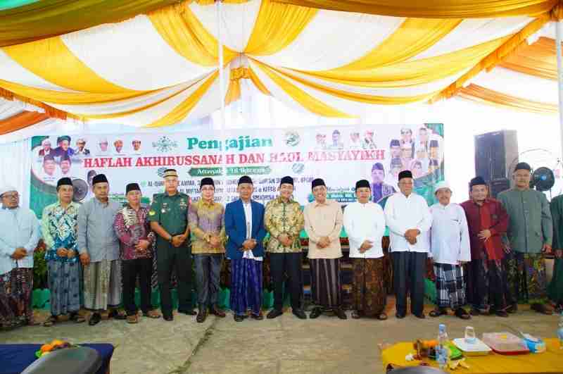 Wabup Rohman Hadiri Haflah dan Haul di Ponpes Al-Falah Babat Supat Wabup Rohman Hadiri Haflah dan Haul di Ponpes Al-Falah Babat Supat
