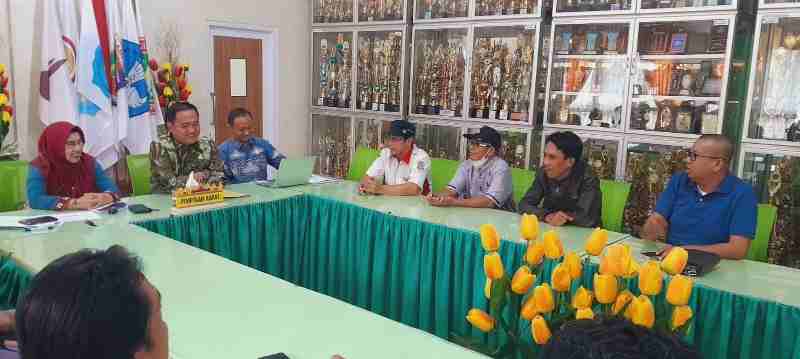 Aksi Protes SPMB SMAN 2 Bandar Lampung, Kadisdik Provinsi Lampung Tampung Aspirasi Warga Gotong Royong Aksi Protes SPMB SMAN 2 Bandar Lampung, Kadisdik Provinsi Lampung Tampung Aspirasi Warga Gotong Royong