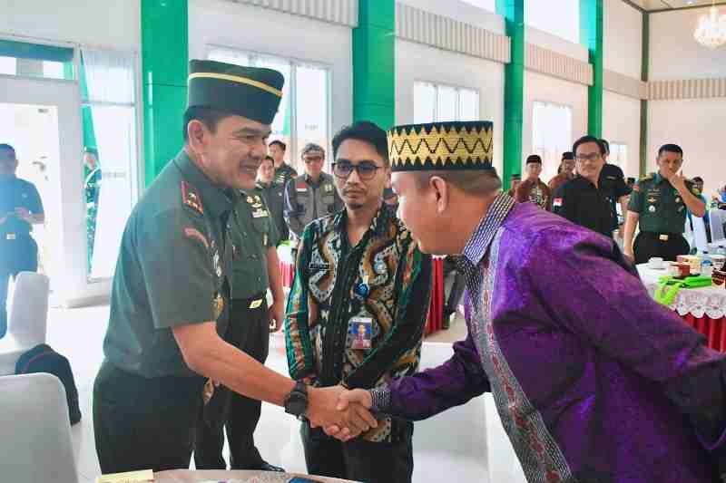 Gelar Komsos, Wujud Nyata Kemanunggalan Korem 043/Gatam dengan Masyarakat Gelar Komsos, Wujud Nyata Kemanunggalan Korem 043/Gatam dengan Masyarakat