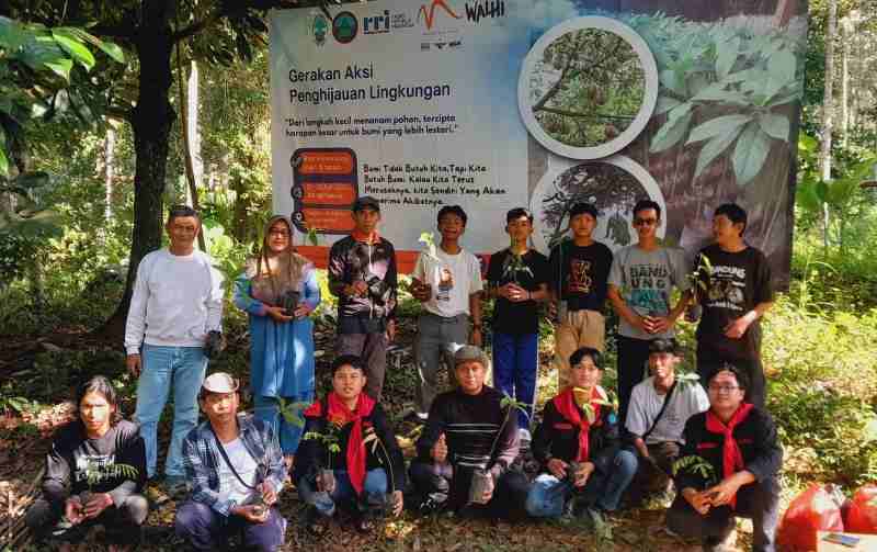 Hari Lingkungan Hidup ke-51, Matala UTB Bersama Warga Sumber Agung Lakukan Penanam Pohon Hari Lingkungan Hidup ke-51, Matala UTB Bersama Warga Sumber Agung Lakukan Penanam Pohon