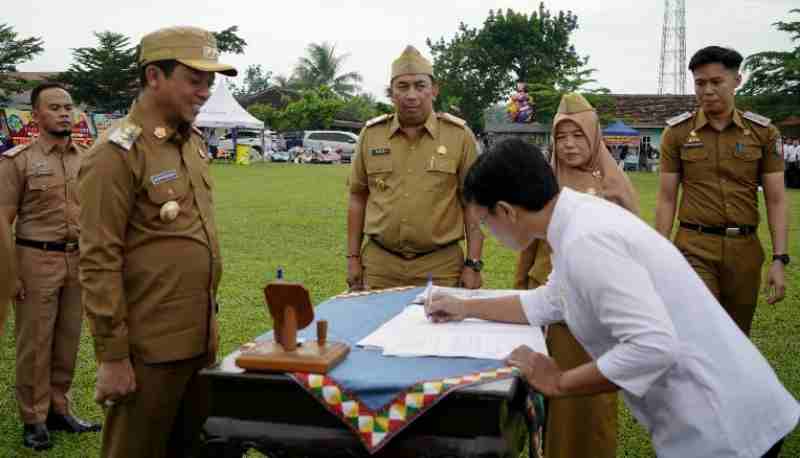 Ribuan ASN-PPPK Pemkab Pringsewu Diambil Sumpah Ribuan ASN-PPPK Pemkab Pringsewu Diambil Sumpah