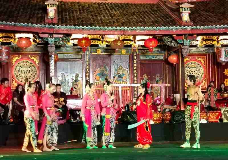 Pendekar Rompi Macan dan Gerimis yang Tak Sempat Menghentikan Nyala Pendekar Rompi Macan dan Gerimis yang Tak Sempat Menghentikan Nyala