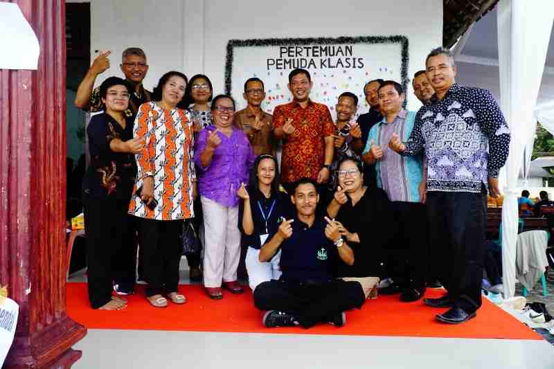 Wabup Nadirsyah Hadiri Pertemuan Raya Pemuda GKSBS: Dorong Semangat Kolaborasi dan Promosi Daerah Wabup Nadirsyah Hadiri Pertemuan Raya Pemuda GKSBS: Dorong Semangat Kolaborasi dan Promosi Daerah