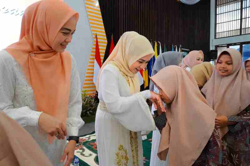 TP. PKK Provinsi Lampung Rayakan Tahun Baru Islam dengan Pengajian dan Pemberian Santunan TP. PKK Provinsi Lampung Rayakan Tahun Baru Islam dengan Pengajian dan Pemberian Santunan